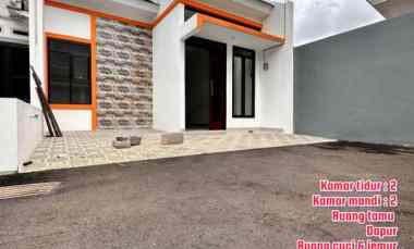 dijual rumah bambu apus