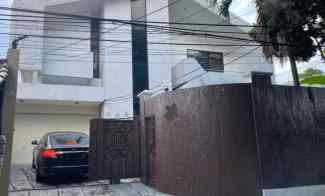 Dijual/sewakan Rumah dekat dengan Senopati jl. Bangka Kebayoran Baru