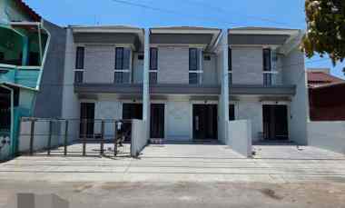 Minimalis 2 Lantai Area Rungkut 1M-an dekat Superindo MERR, Ubaya