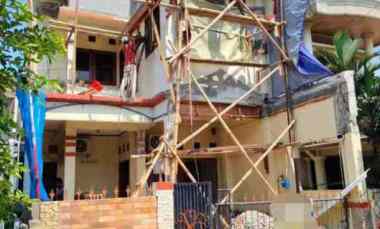 Rumah Bagus dengan Bangunan Luas di Pusat Depok, Dijual Saat Masih Ren
