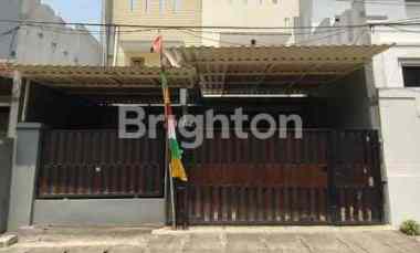 Rumah Mantap Jiwa di Bendungan Hilir, 2,5 Lantai, Amat Strategis, Nego