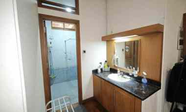 Dijual Rumah Besar dan Mewah di Mekarwangi