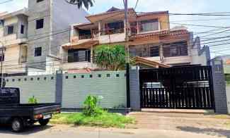 Dijual Rumah Besar Pusat Kota Surabaya