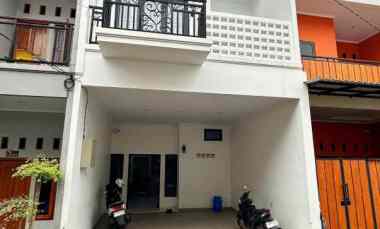 Dijual Rumah 2 Lantai Rooftop di Bintara Bekasi Bonus Furniture