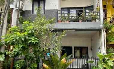 Dijual - Rumah Asri 2 Lantai Siap Huni di Bintaro Sektor 3A