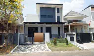 Rumah Modern Minimalis Lokasi Berada di Kawasan Elit Perum Araya