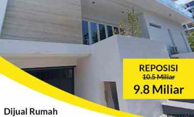 Dijual Rumah Mininalis Semi Furnish di Graha Famili, Surabaya