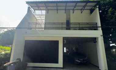 Rumah Mewah 4 Lantai di Bojong Koneng, Cikutra Bandung Utara