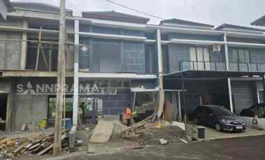 dijual rumah buaran