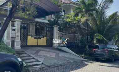 Rumah Golf View Raya Bukit Darmo Golf dekat Graha Family Wiyung