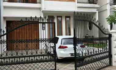 Jual Rumah Rapih dengan Kolam Renang Bukit Permai Cibubur Jaktim