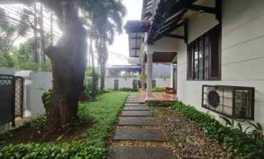 Jual Rumah Mewah dan Strategis di Bunga Flamboyan, Cipete, Jaksel