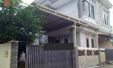 Rumah Modern Minimalis 2 Lantai Bagus Terawat di Pakis Malang