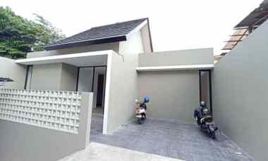 Rumah Baru Minimalis di Candi Gebang dekat ke Kampus Amikom Upn