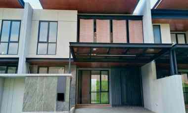 Rumah Mewah Bangunan Baru Siap Huni di Candi Golf Semarang