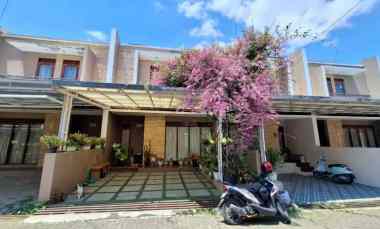 Dijual Rumah Cantik Komplek Ciwaruga Full Furnished