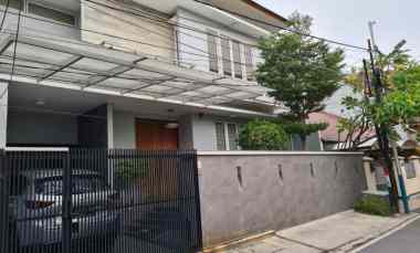 Rumah Cempaka Putih Bergaya Modern Classic Siap Huni 2 Lt sudah SHM