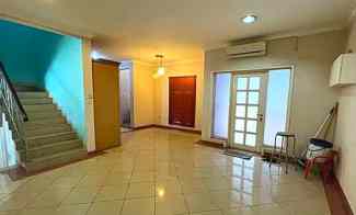 Dijual Cepat Rumah sudah Renovasi 8x18 Cendana Golf - PIK