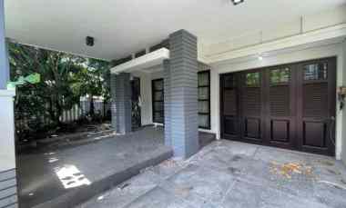 dijual rumah central park