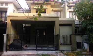 dijual rumah central park a yani