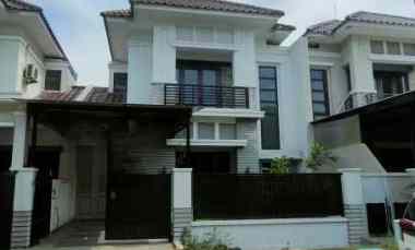 dijual rumah central park a yani