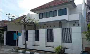 dijual rumah central park wiguna