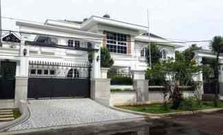 Jual Rumah Mewah,Full Furnish Ada Kolam Renang 5 menit Tol Cibubur