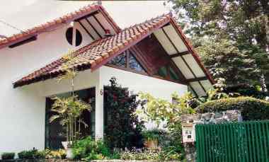 Dijual Rumah Luas Besar Cigadung Raya Barat Bandung Utara