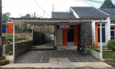 dijual rumah cihanjuang