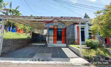 Dijual Rumah Komplek Cihanjuang Taman Belakang Luas Siap Huni