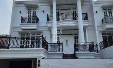 Dijual Rumah Cilandak Brand New White House Classic Lift