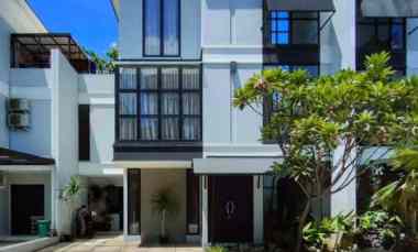 Rumah Premium Townhouse Kolonial Belanda With Pool Cilandak Timur