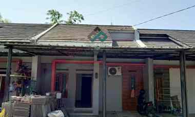 dijual rumah cinunuk