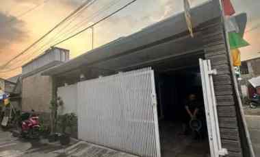 Rumah dengan Kolam Renang Anak di Sangkuriang dekat Alun-Alun Cimahi SHM