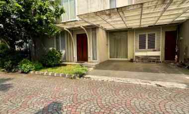 Rumah 2Lt, Hdp Timur, Semi Furnished, dalam Cluster di Cilandak Barat