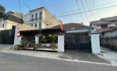 Dijual Rumah dengan Swimming Pool di Cipete Selatan, Cilandak, Jakarta