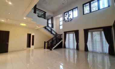 Jual Rumah Mewah di Jalan Bunga Flamboyan, Cilandak Jakarta Selatan
