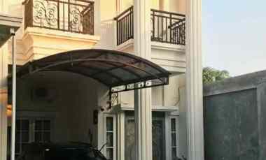 Naik Kelas di Ciracas Rumah 3 Lantai, Rooftop Full Furnished