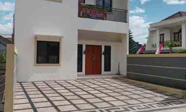 Rumah Dijual di Cisaranten Endah