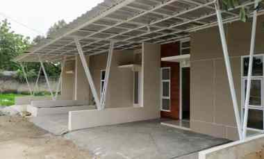 Rumah Cluster Dilewati Angkot Pinggir Jalan Citayam dekat Depok