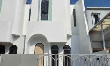 Rumah Bergaya Santorini Eksklusif Modern di Jakarta Barat