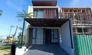 Dijual Rumah Baru Gress, Desain Modern di Citraland, Surabaya