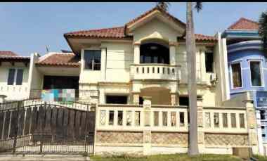 Jual Cepat, Rumah Siap Huni, jl Raya Boulevard, Taman Internasional Ii