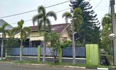 dijual rumah cluster aralia kota