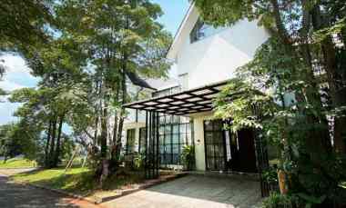 Rumah Bangunan Mandiri Artistik di Cluster Aristoteles Gading Serpong