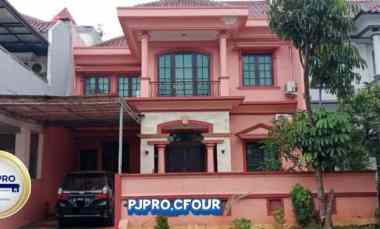 Dijual Rumah dengan Lokasi Bebas Banjir di Cluster Bulevar Hijau