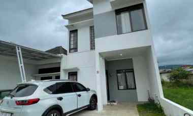 Dijual Rumah Minimalis Komplek Cihanjuang Rahayu View Asri SHM Murah