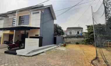 Rumah Dijual 2 Lt, 3 KT 2 KM,HOOK, MINIMALIS,SIAP HUNI,BEBAS Banjir