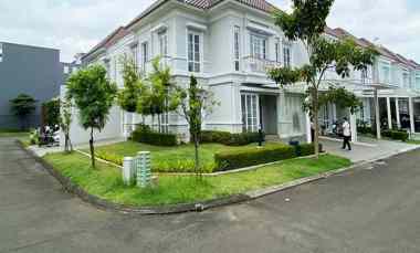 Rumah Mewah Posisi Hook di Cluster Granada Menaggio Il Lago GS