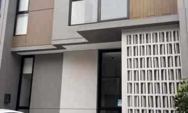 Rumah Dijual di Cluster Viola Summarecon Crown Gading Bekasi